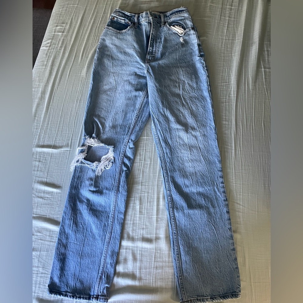 Abercrombie & Fitch The ‘90s Straight Ultra High Rise Curve Love